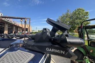 Garmin equipment on Nitro ZV19 Sport Pro 2026 boat.
