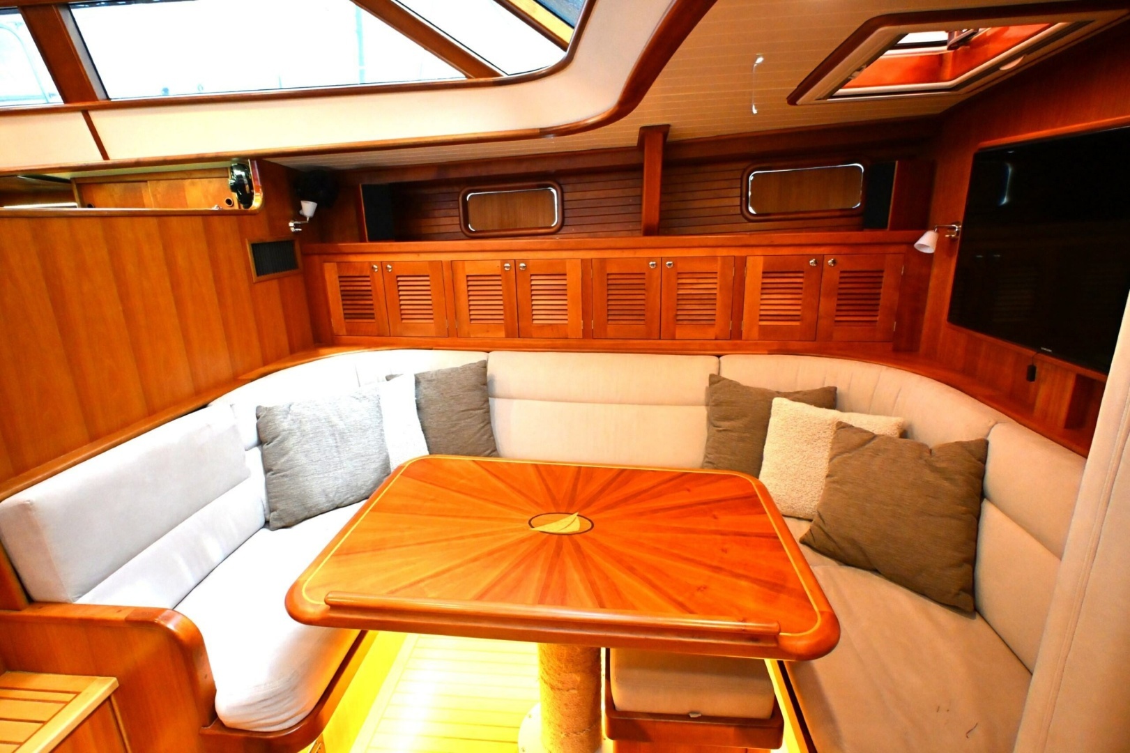 2006 Waterline 50 - Image 58