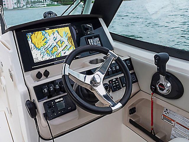 2026 Boston Whaler 240 Vantage - 20