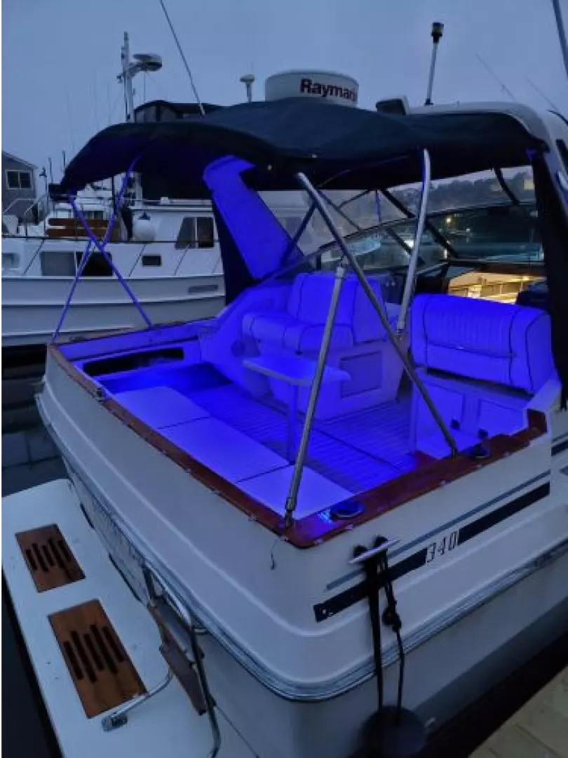 1988 Sea Ray 340 Express Cruiser - Image 29
