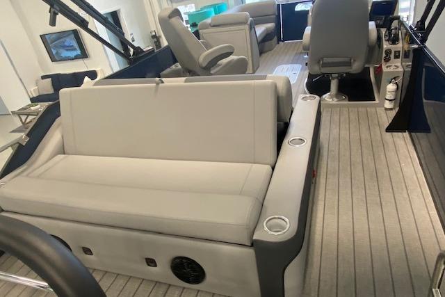 2026 Bentley Pontoons Elite 223 Swingback interior with plush seating and modern design.