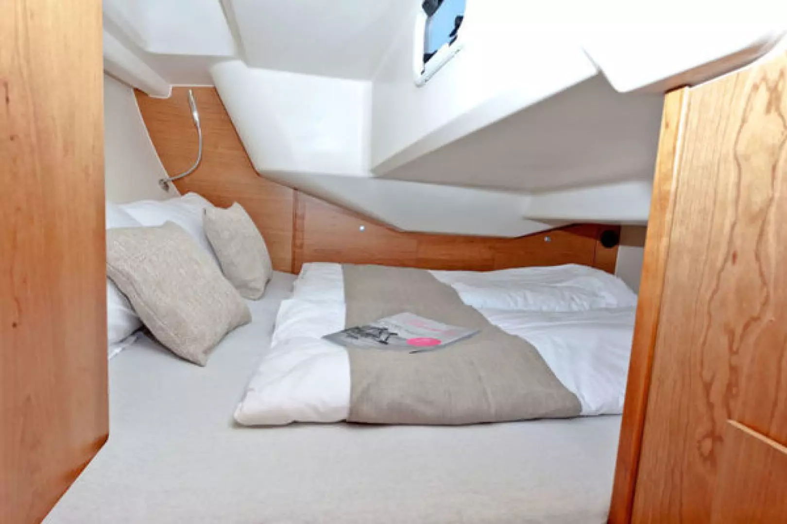 2025 Hanse 315 - Image 16