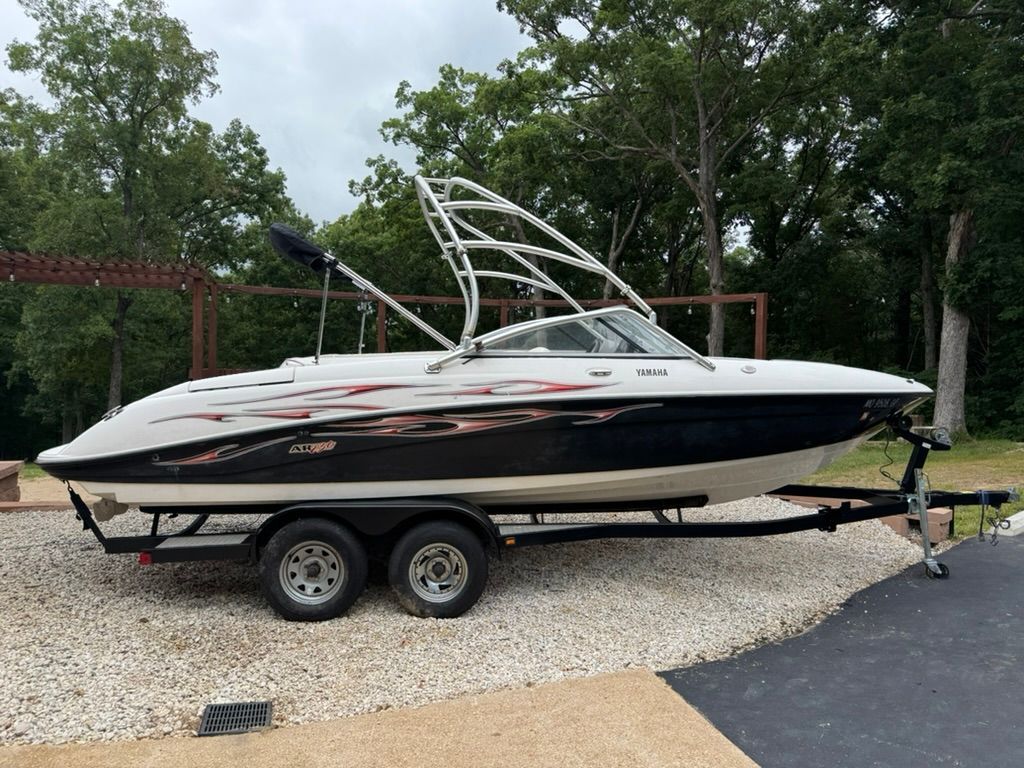 2005 Yamaha Boats AR230