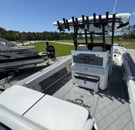 2023 Fountain 38 Tournament Edition boat, spacious deck, modern features.