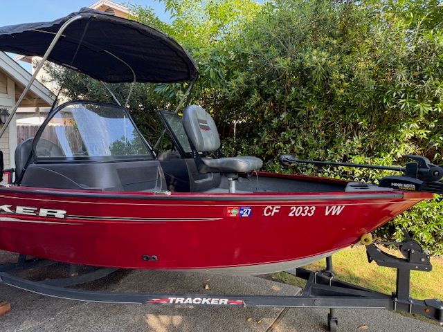 2023 Tracker PGV16WT 16