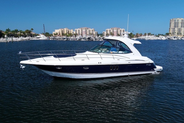 2008 Cruisers Yachts 420 Express