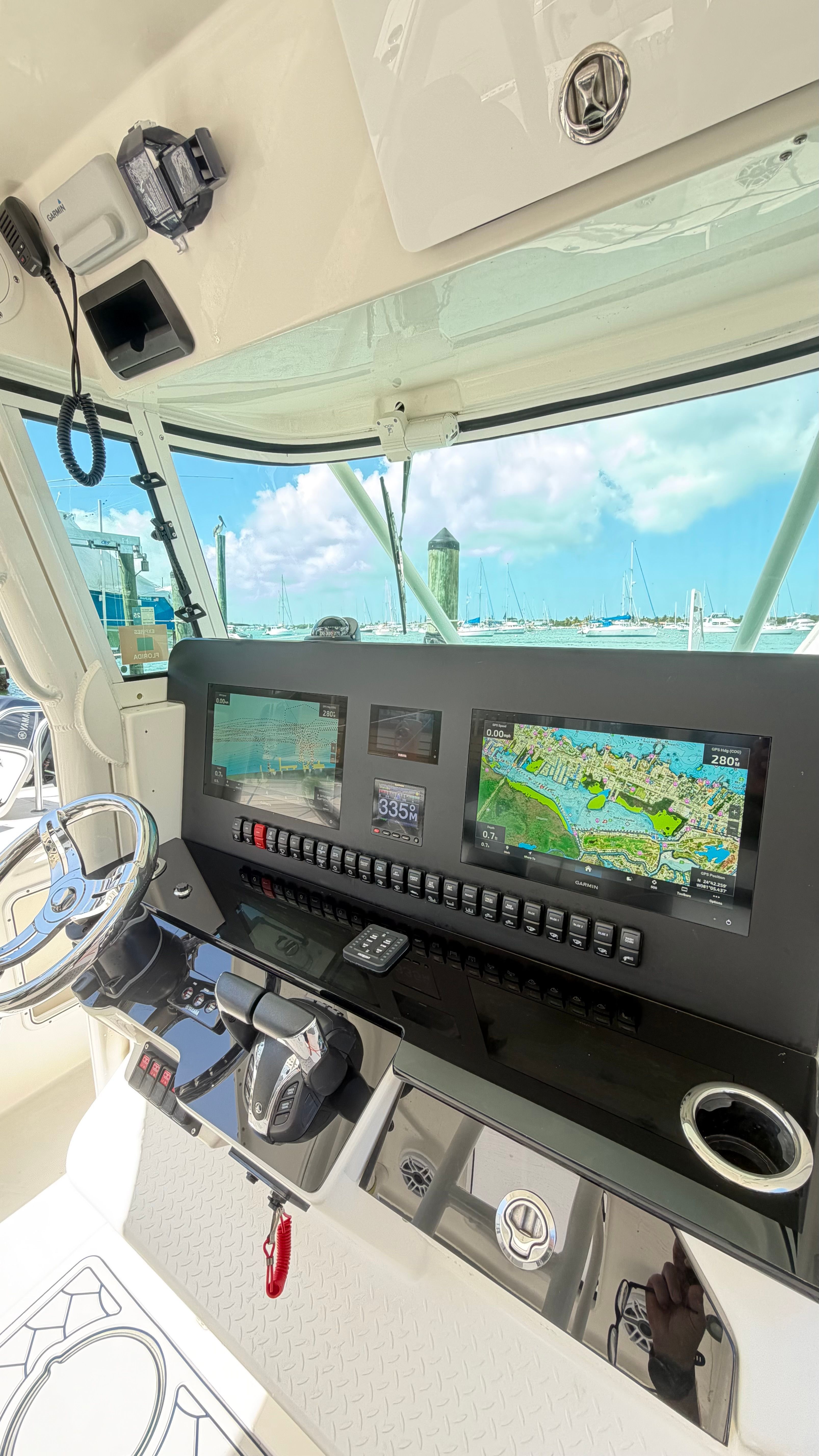 2009 Everglades 365 Center Console - 29