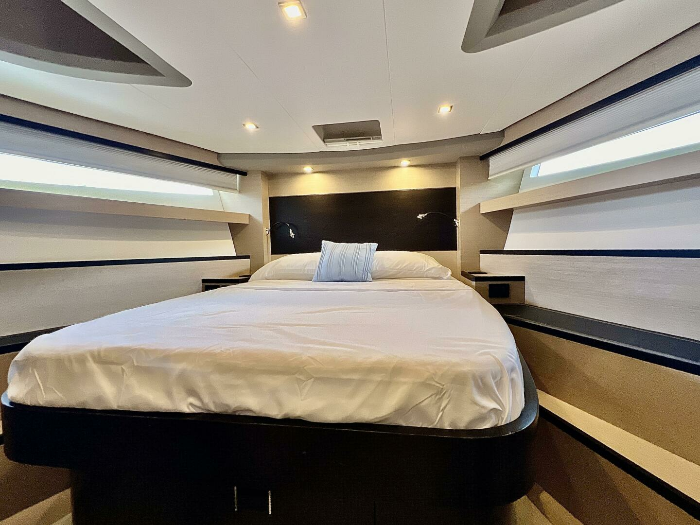 2022 Okean Flybridge 50 - Image 25