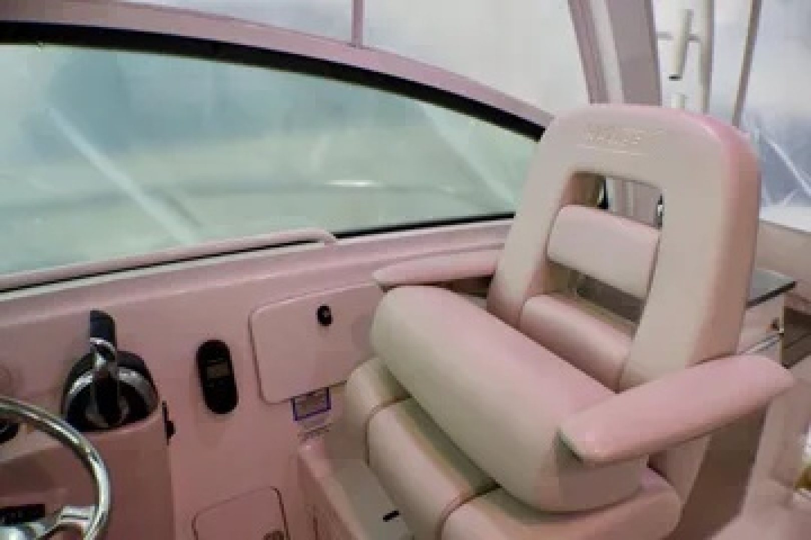 2020 Boston Whaler Conquest - Image 10