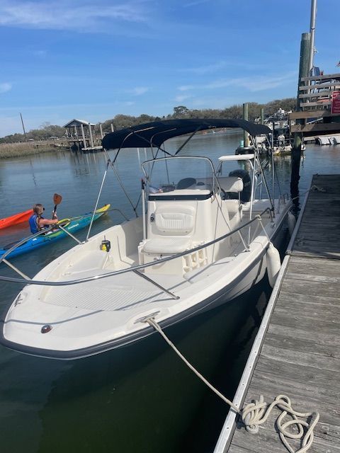 2008 Boston Whaler 200