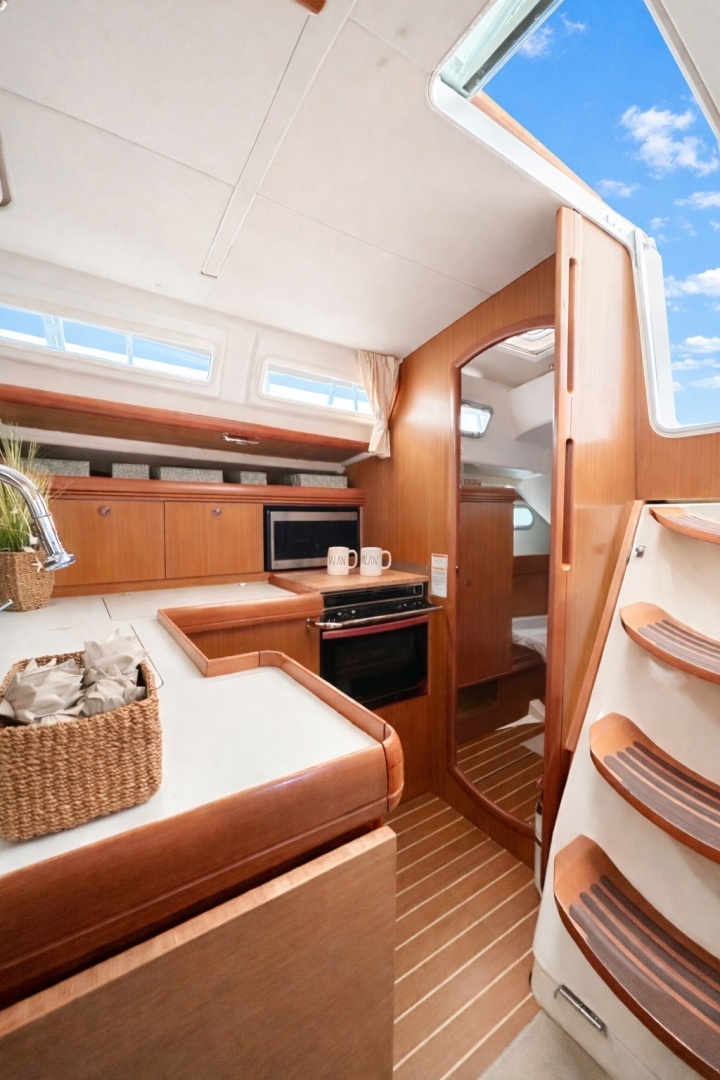 2007 Jeanneau Sun Odyssey 42i - Image 36