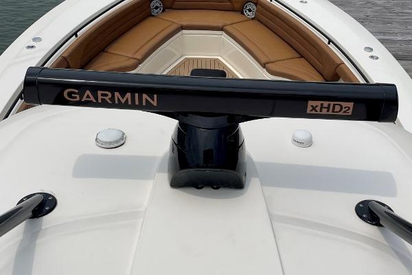 2020 Scout 420 LXF boat with Garmin xHD2 radar and tan seating.