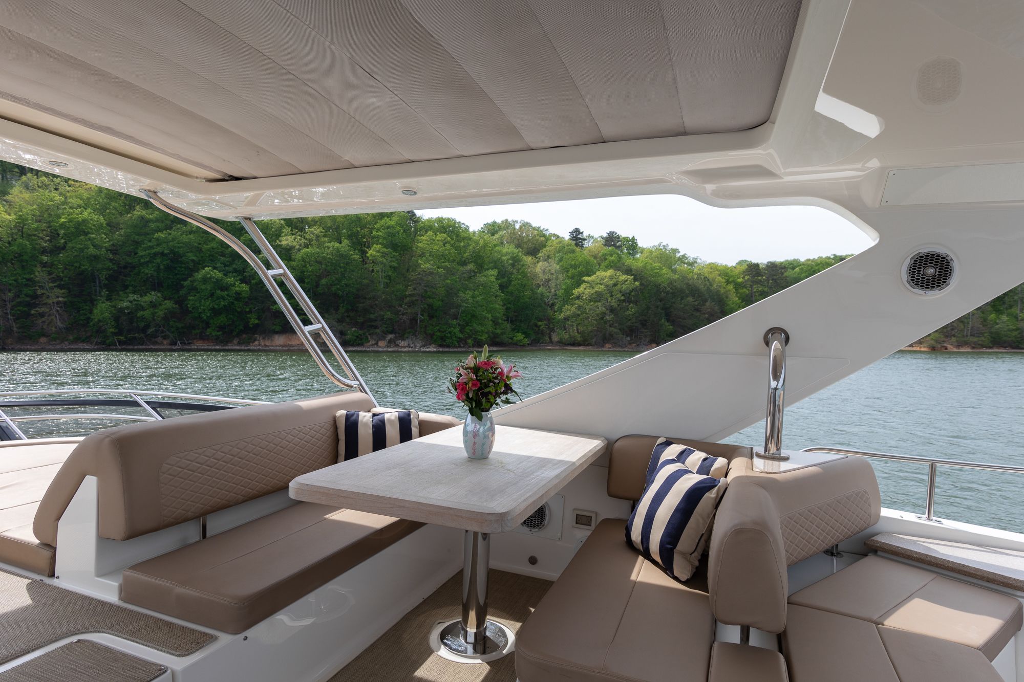 2018 Sea Ray L 650 FLY - 29