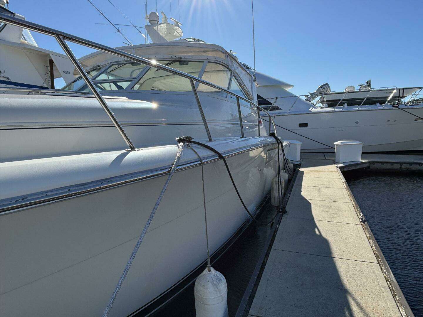 1993 Tiara Yachts 4300 Convertible - Image 11