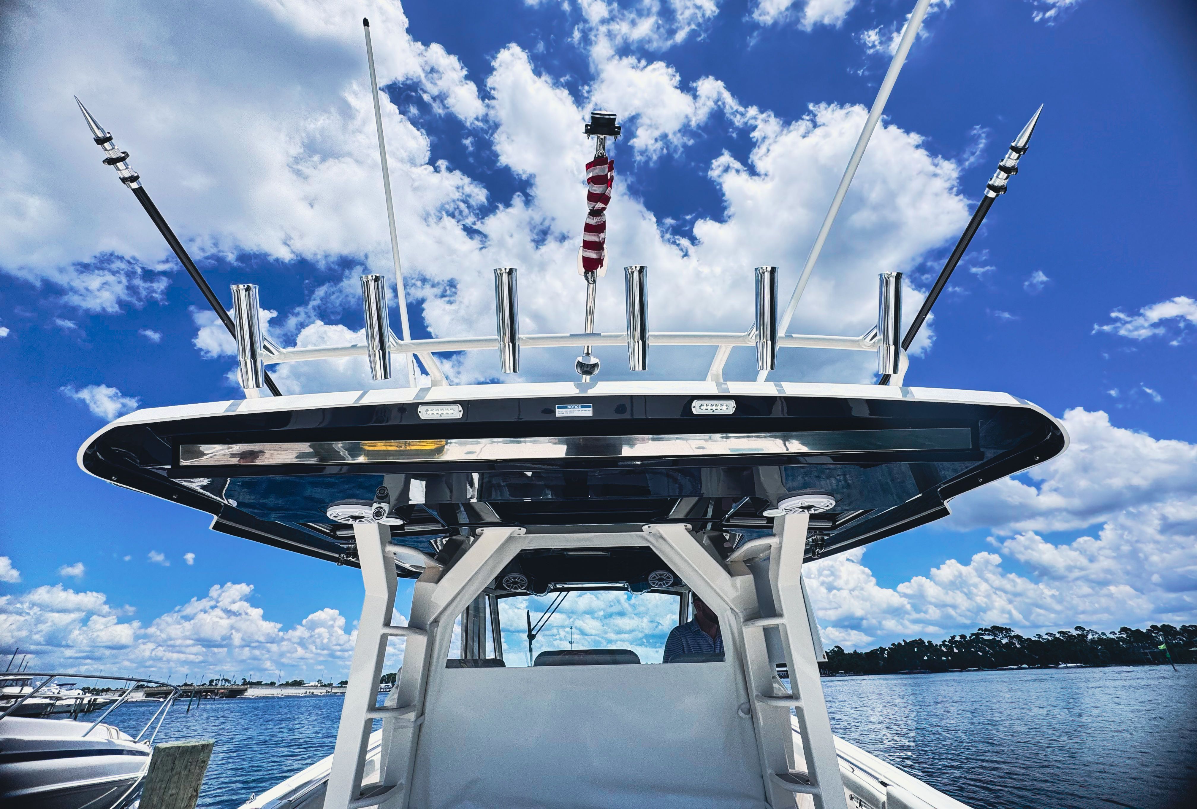 2025 PURSUIT 428 S - Image 7