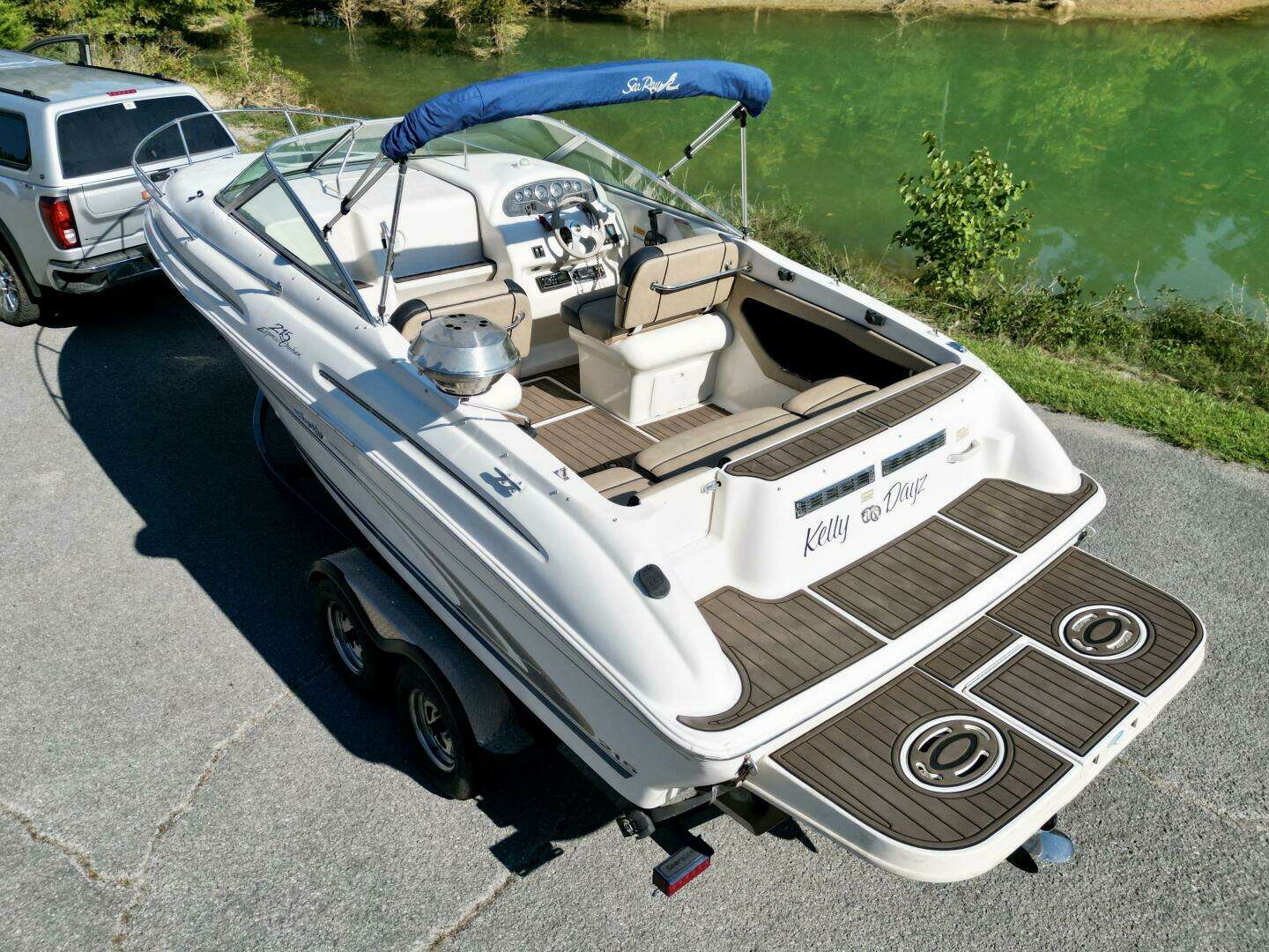 1999 Sea Ray 215 Express Cruiser - Image 3