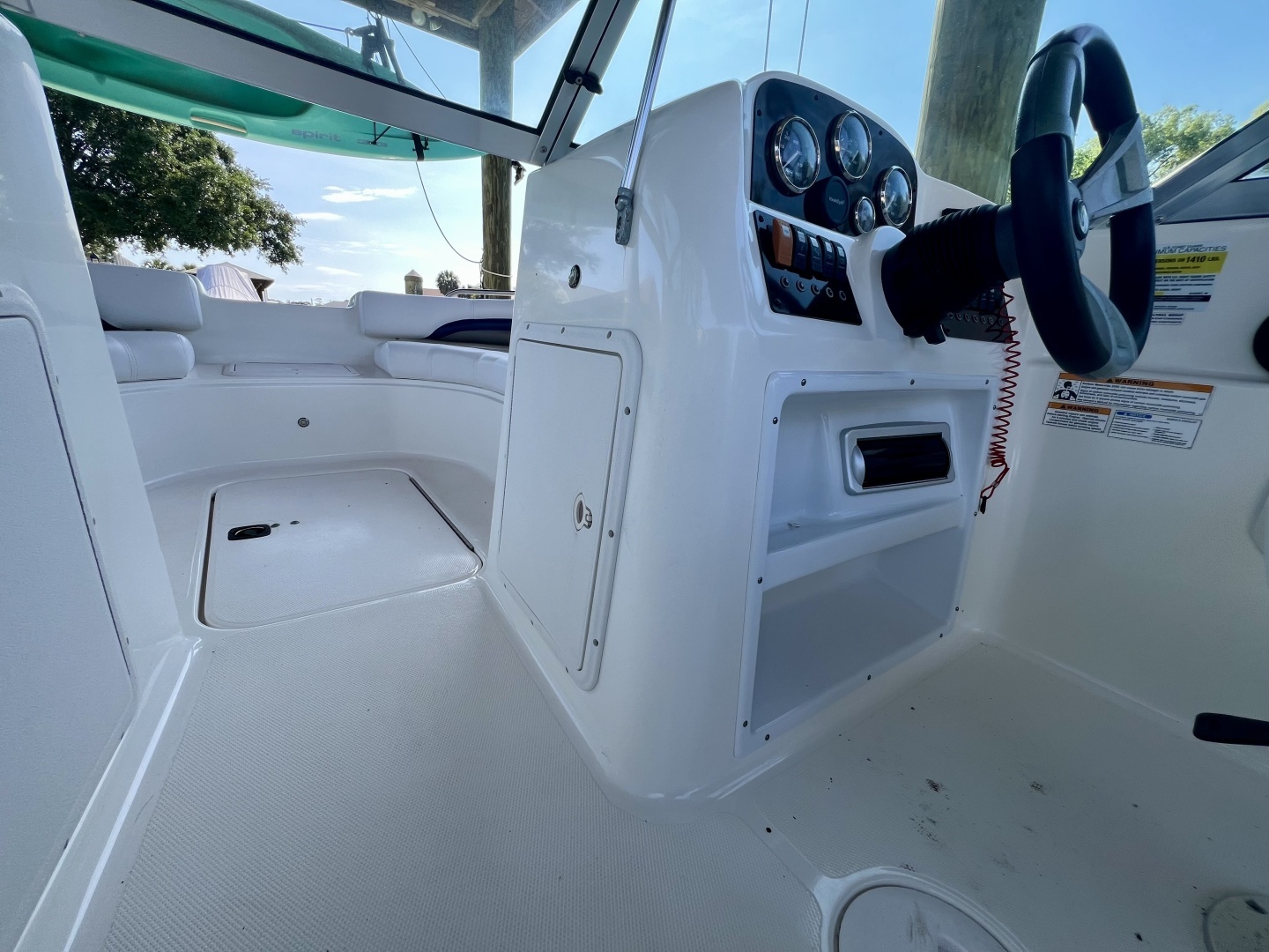 2013 Hurricane SunDeck 187 OB - Image 40