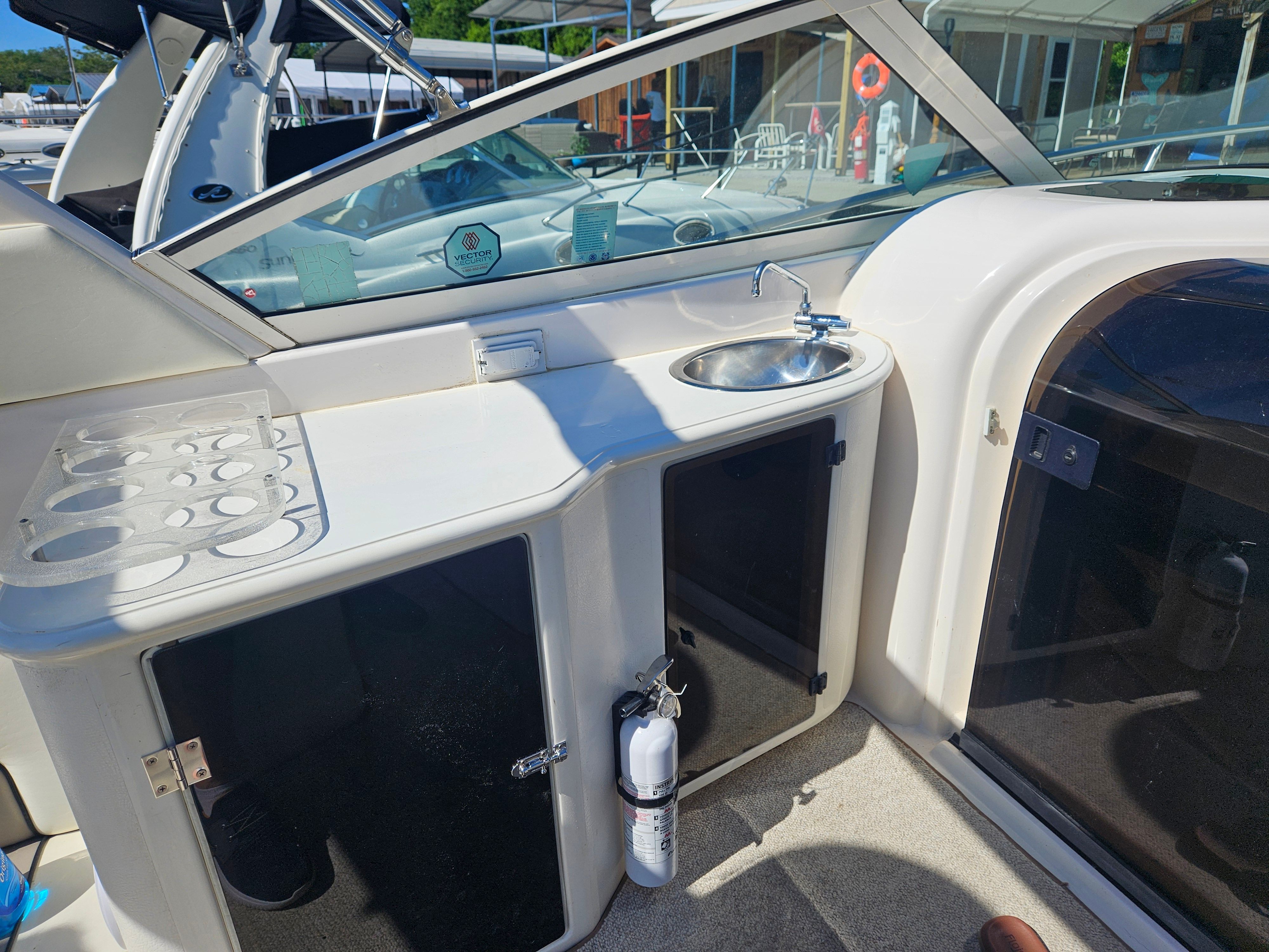 1996 Donzi 3250 LXC - 25
