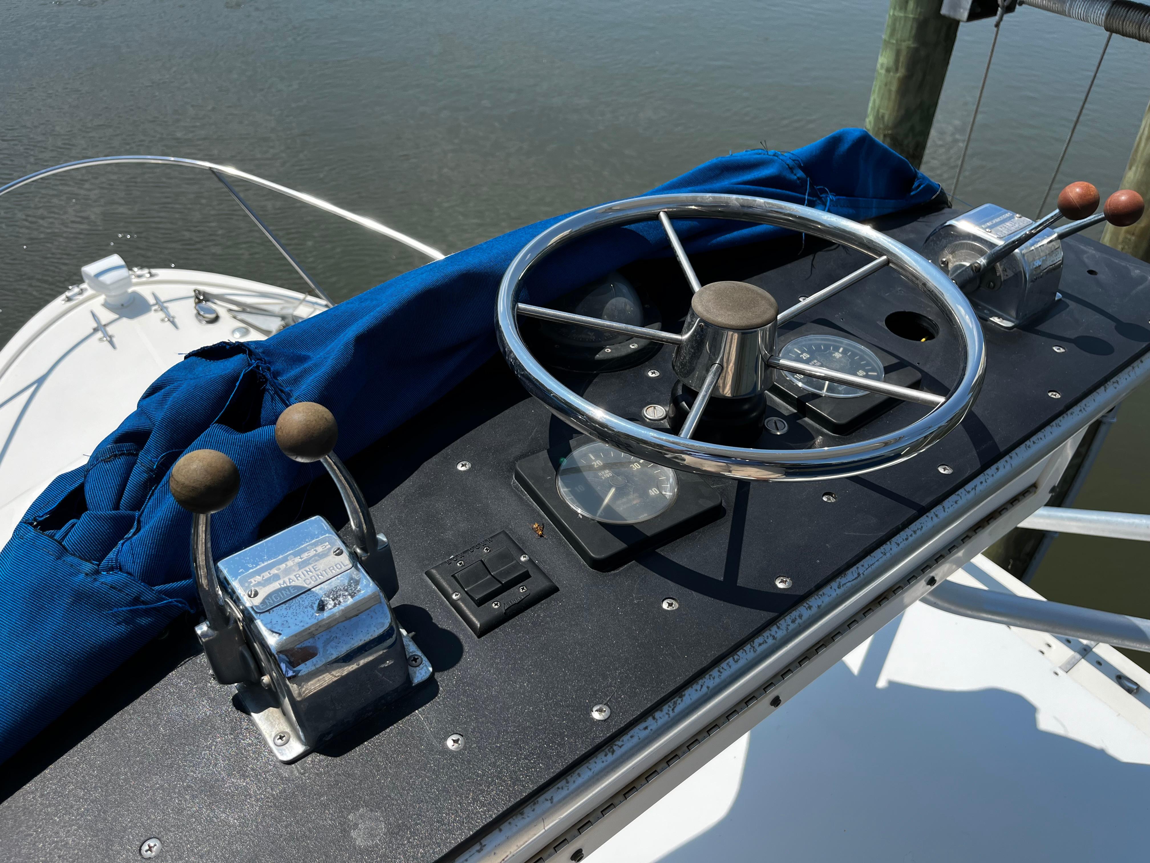 1988 NorthCoast 24 Express Sportfish - 21