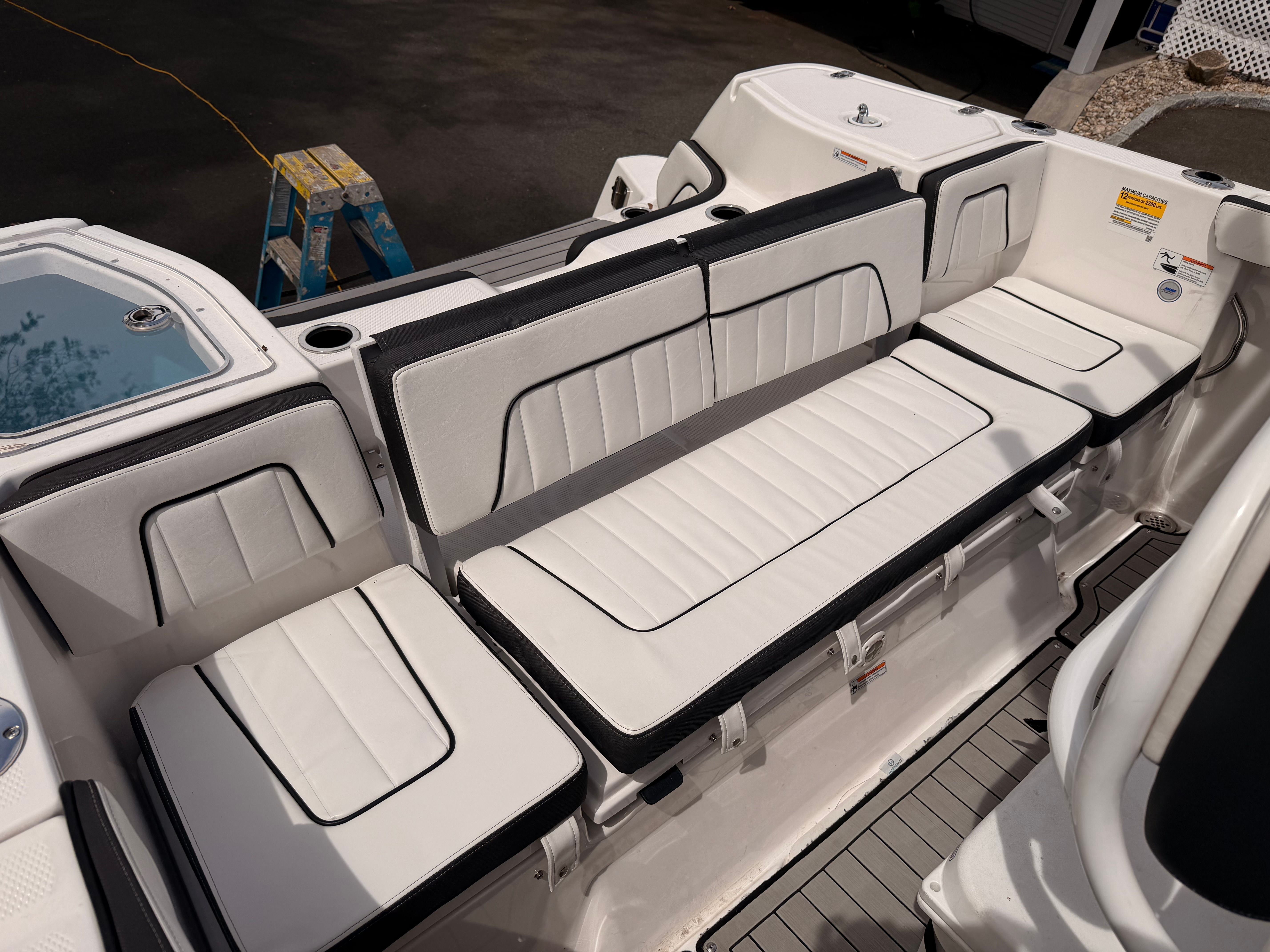 2022 Yamaha Boats 255 FSH Sport E - 17