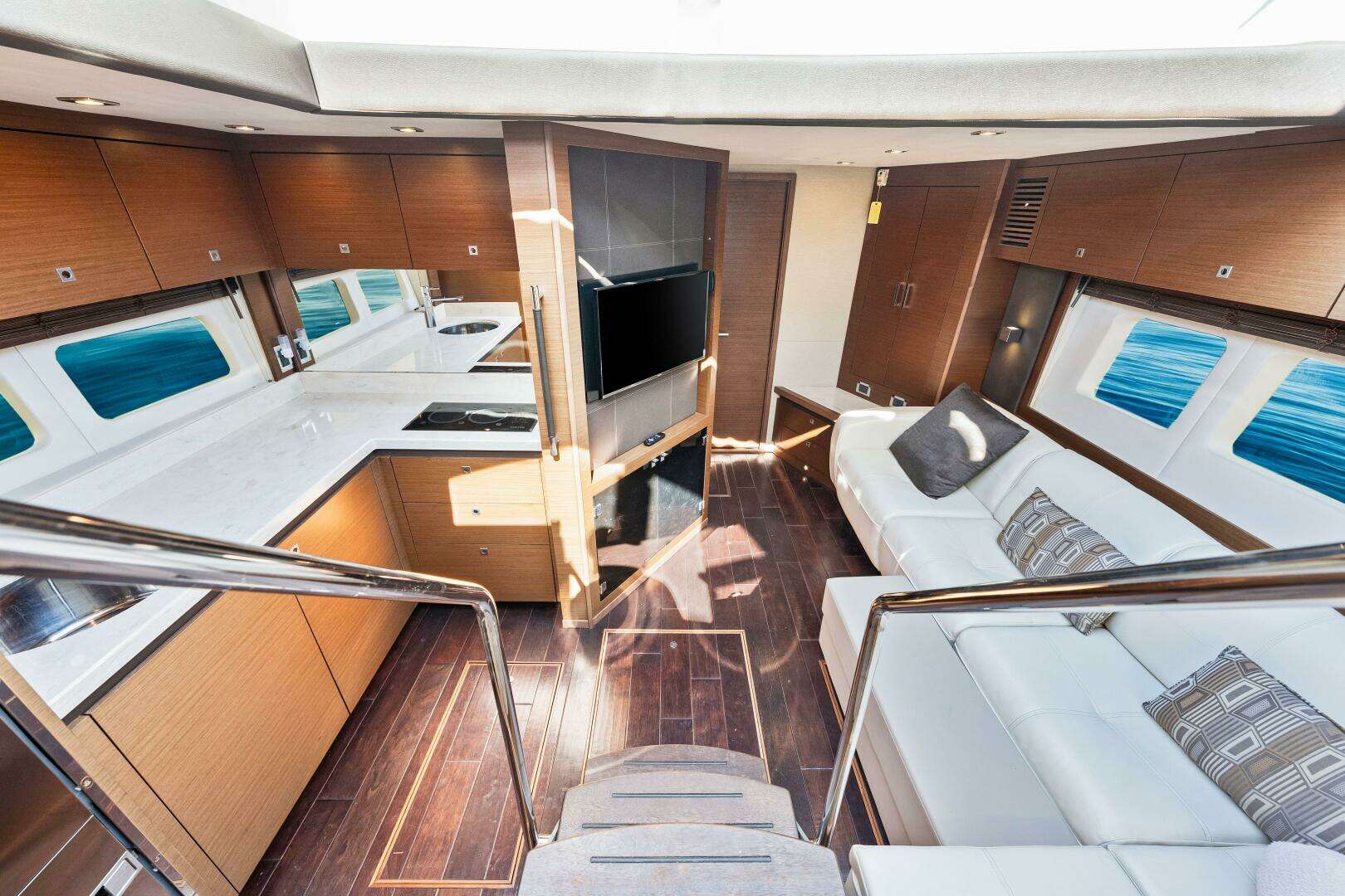 2016 Sea Ray 510 Sundancer - Image 40