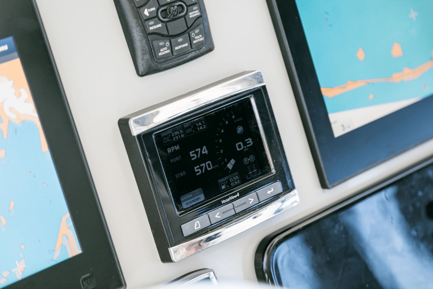 2026 Boston Whaler 280 Outrage - 136