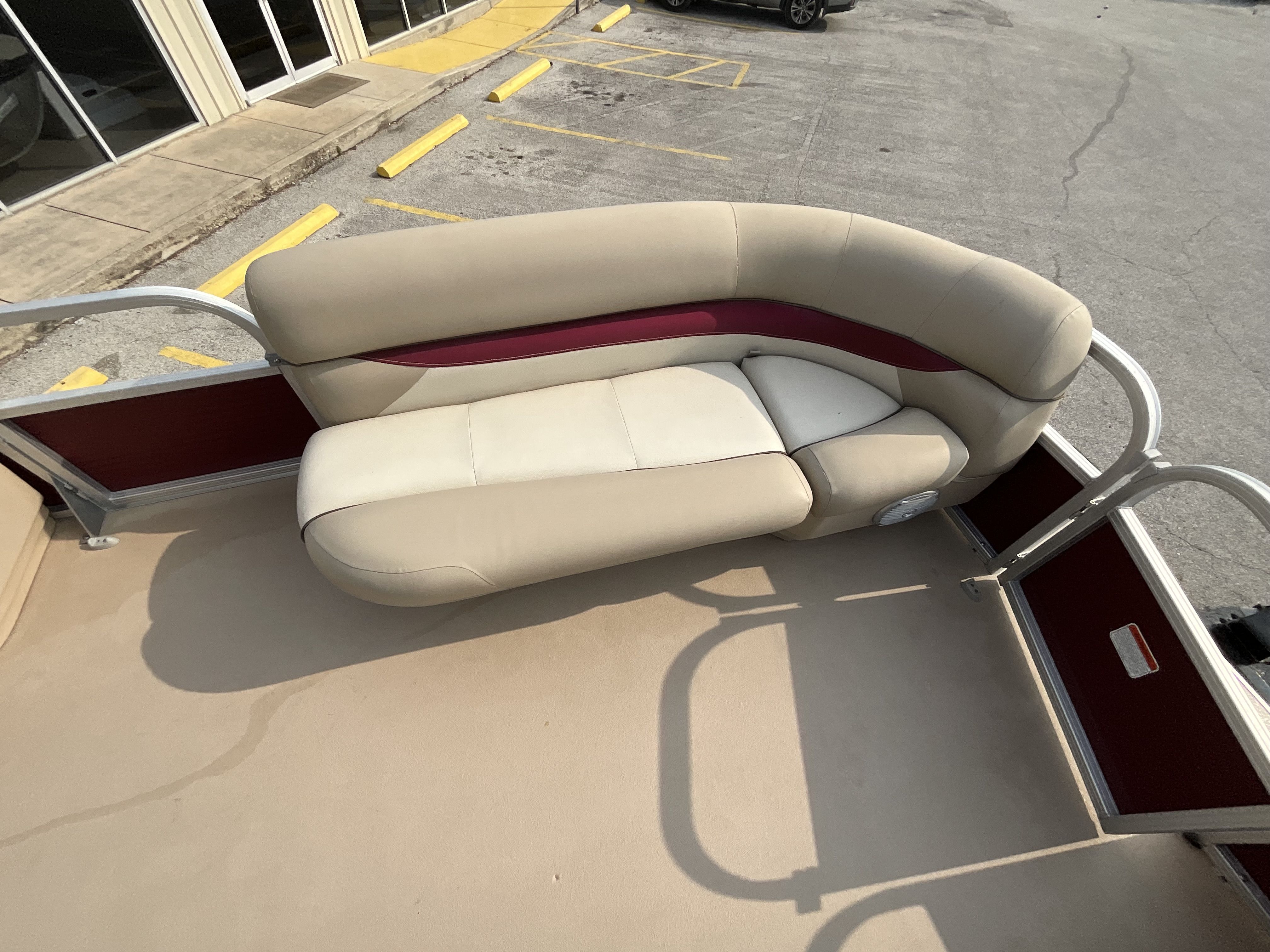 2018 Tracker Party Barge - 9