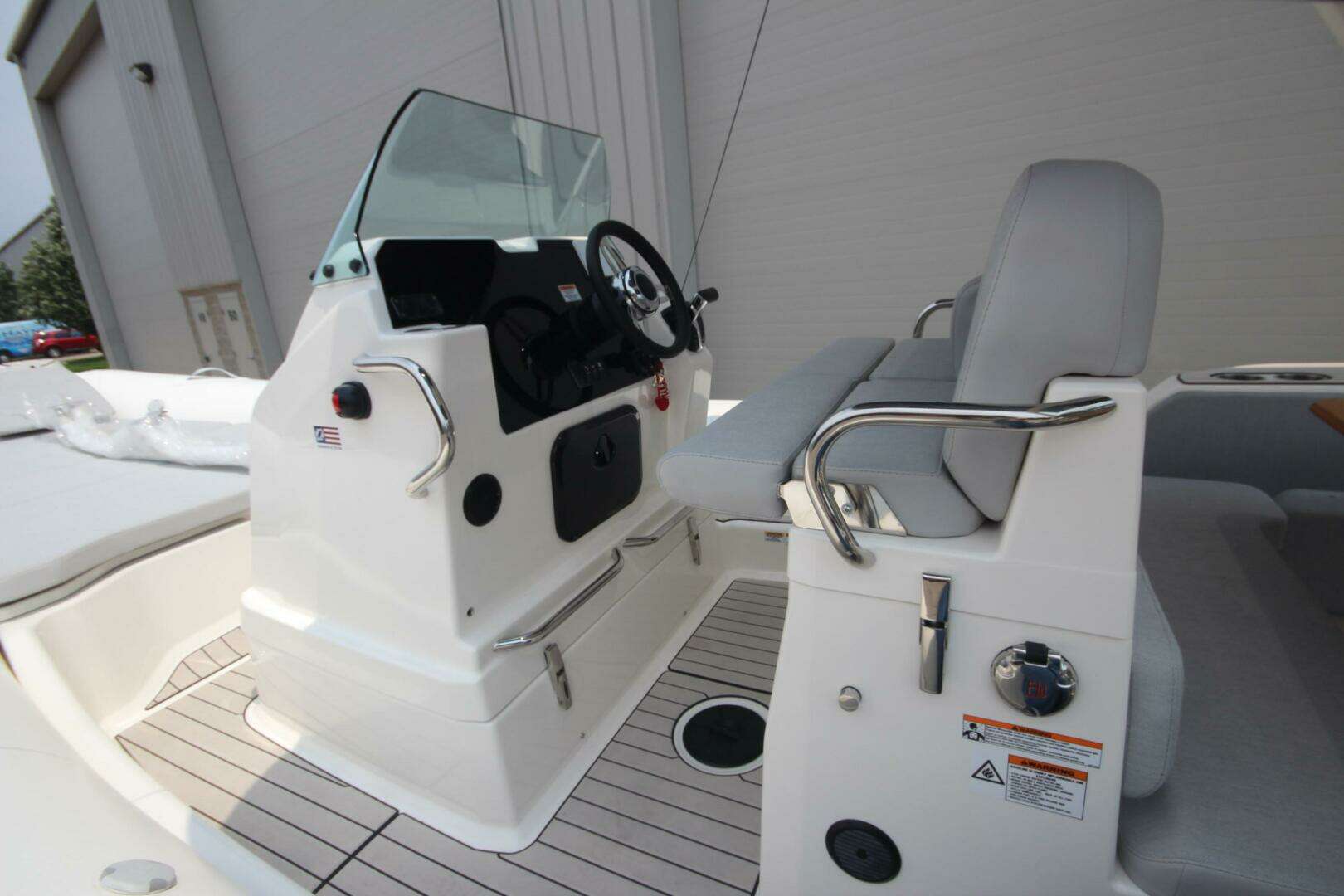 2024 Zodiac Medline 7.5 NEO - Image 21
