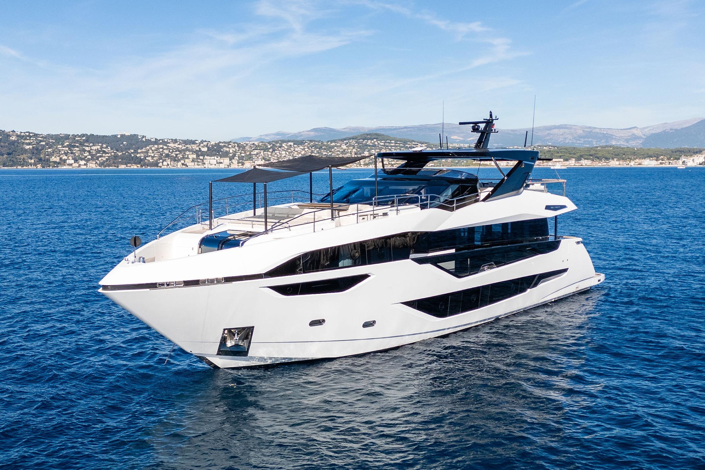 2024 Sunseeker 100 Yacht