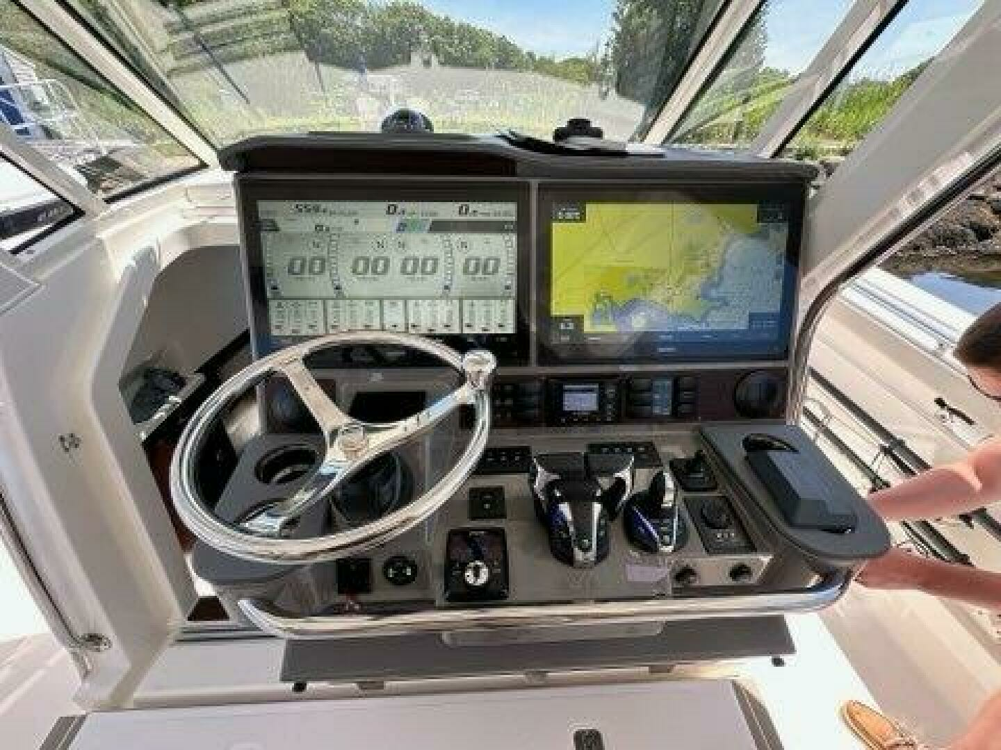 2021 Pursuit 428 Sport - Image 29
