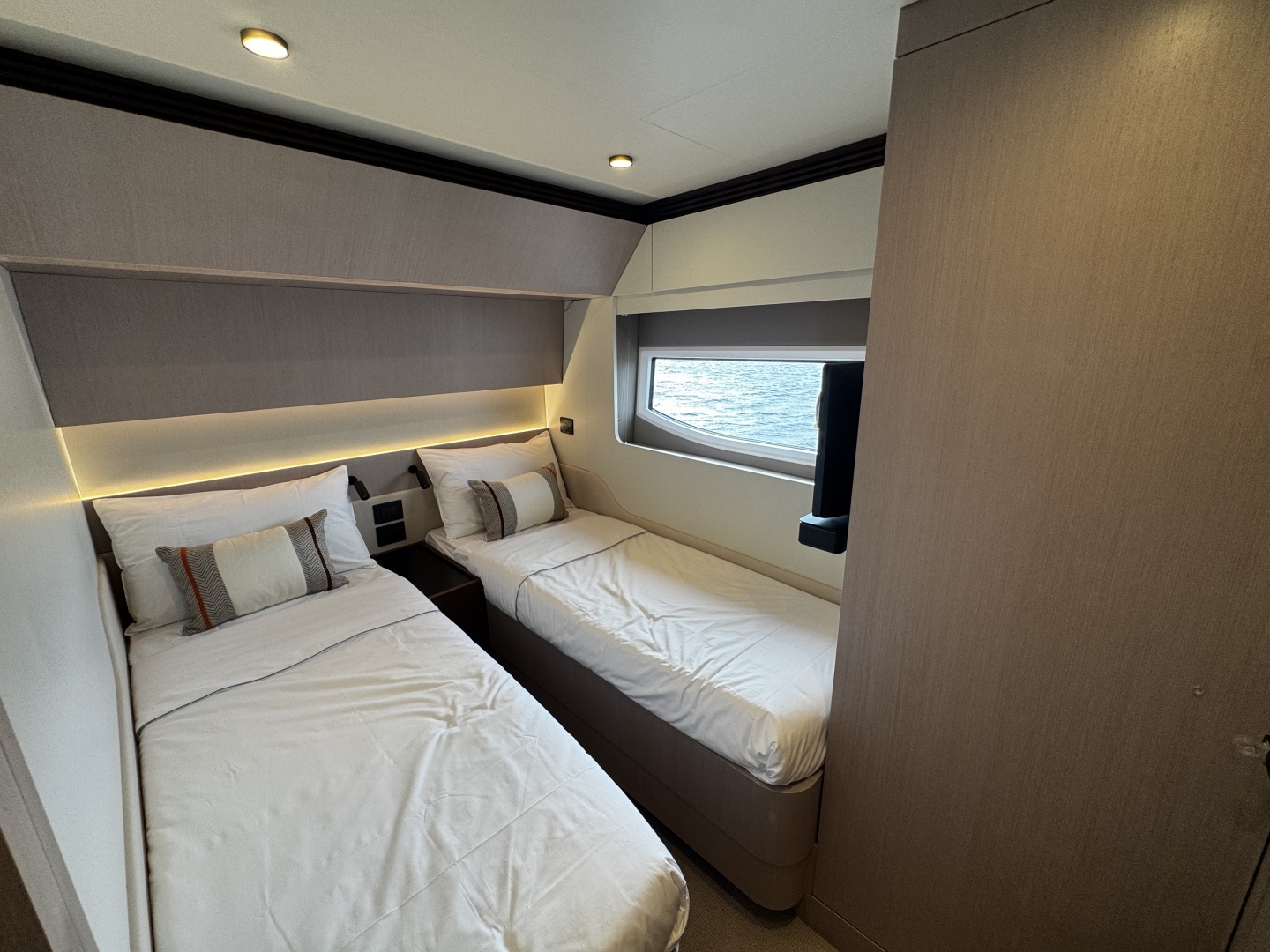 2026 Azimut S7 - Image 36