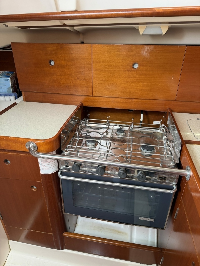1995 Beneteau OCEANIS 321 - Image 6
