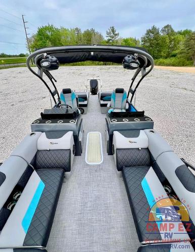 2024 Massimo Marine T-25 Ultra Lounger pontoon boat with spacious seating and modern design.