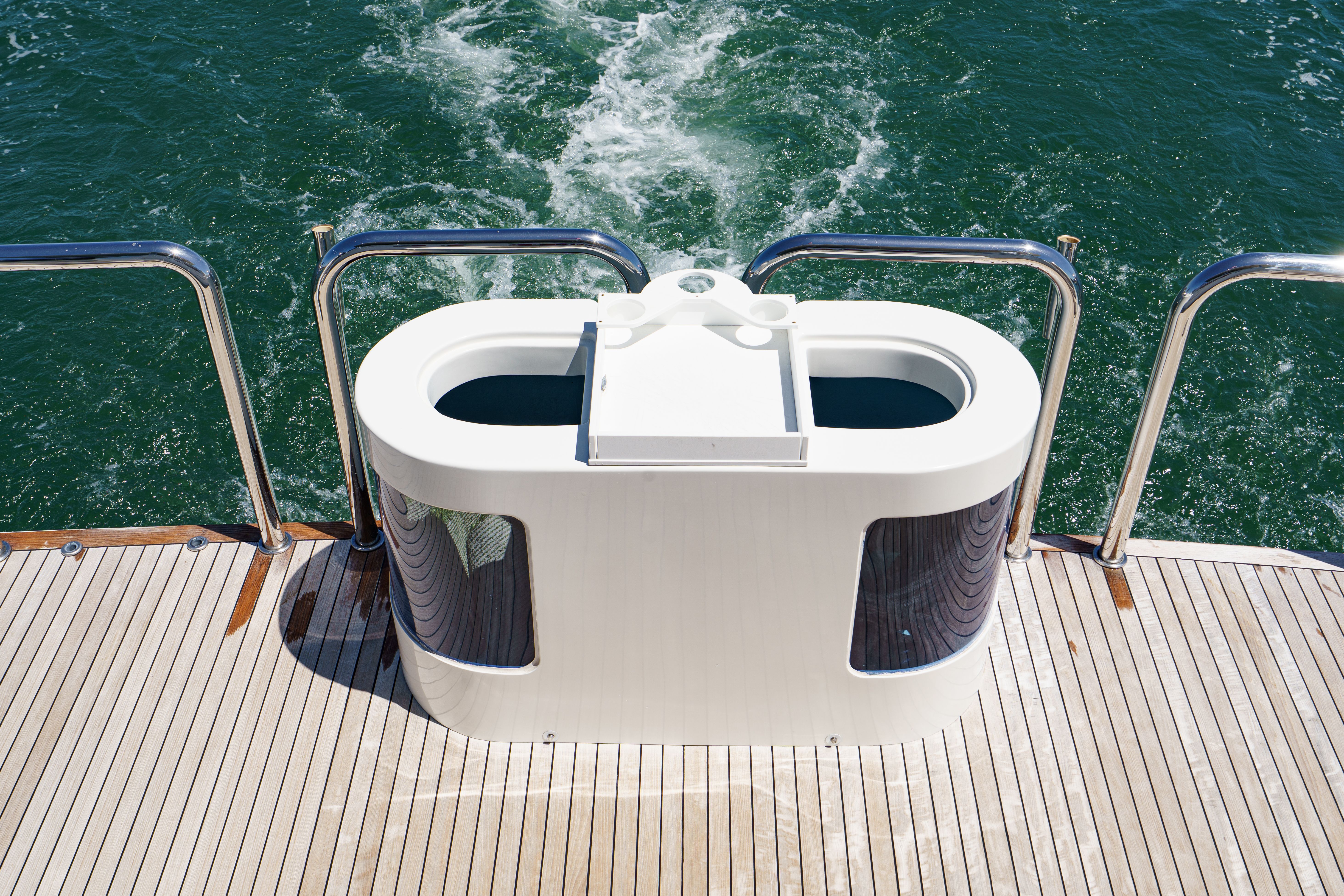 2015 Ocean Alexander 90 Skylounge Motoryacht - 24