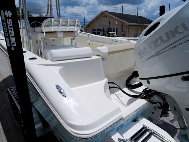 2027 Bulls Bay 230 Center Console - 52