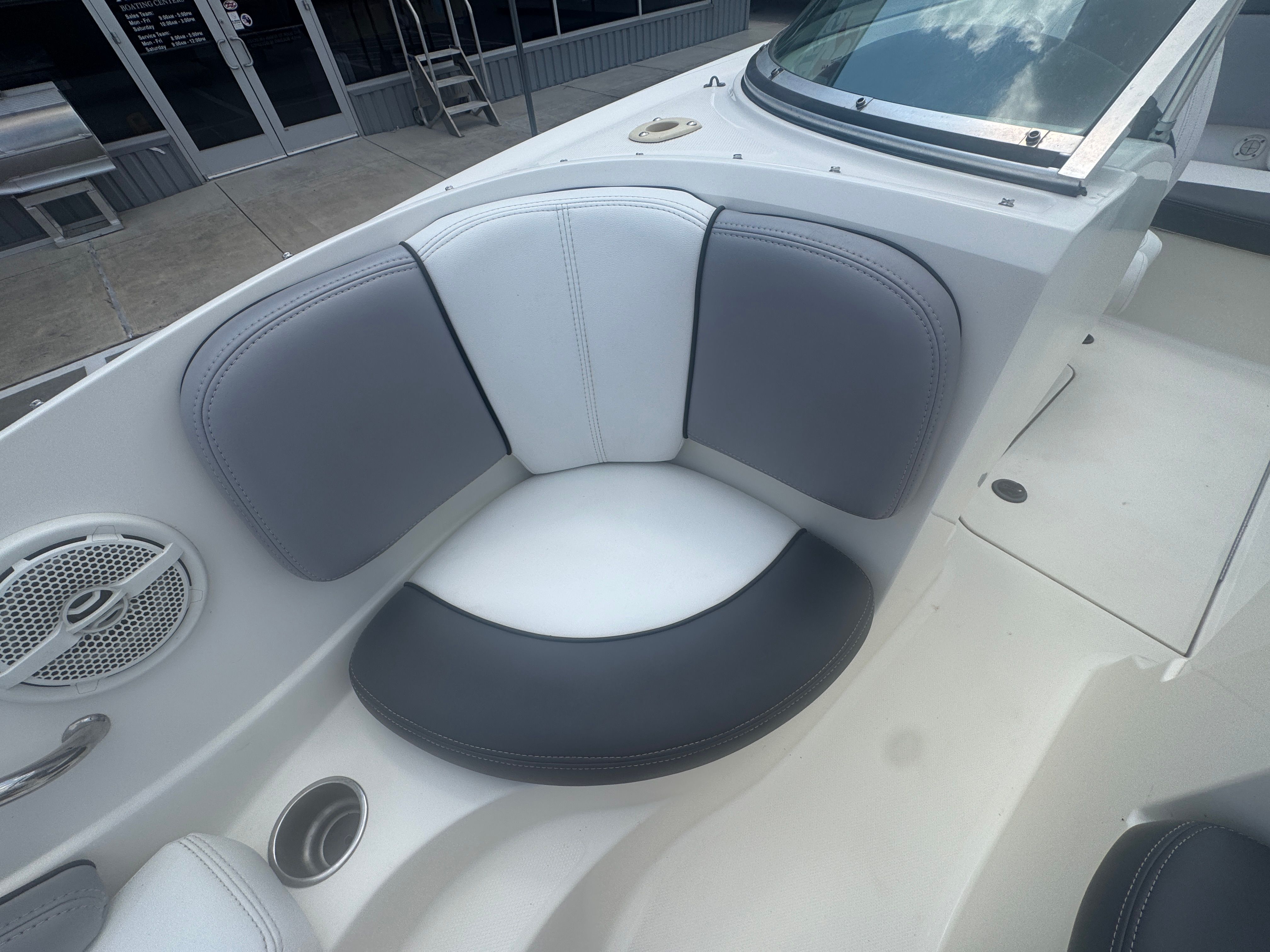 2011 Sea Ray 185 Sport - 19