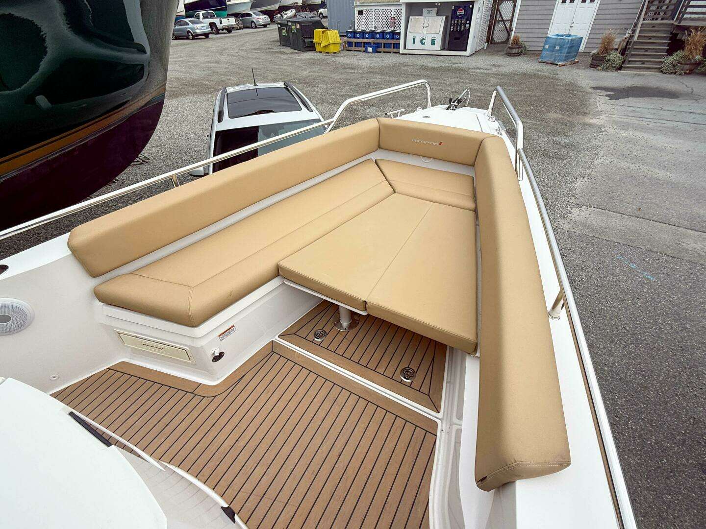 2020 Axopar 28 Cabin w/Wet Bar - Image 9