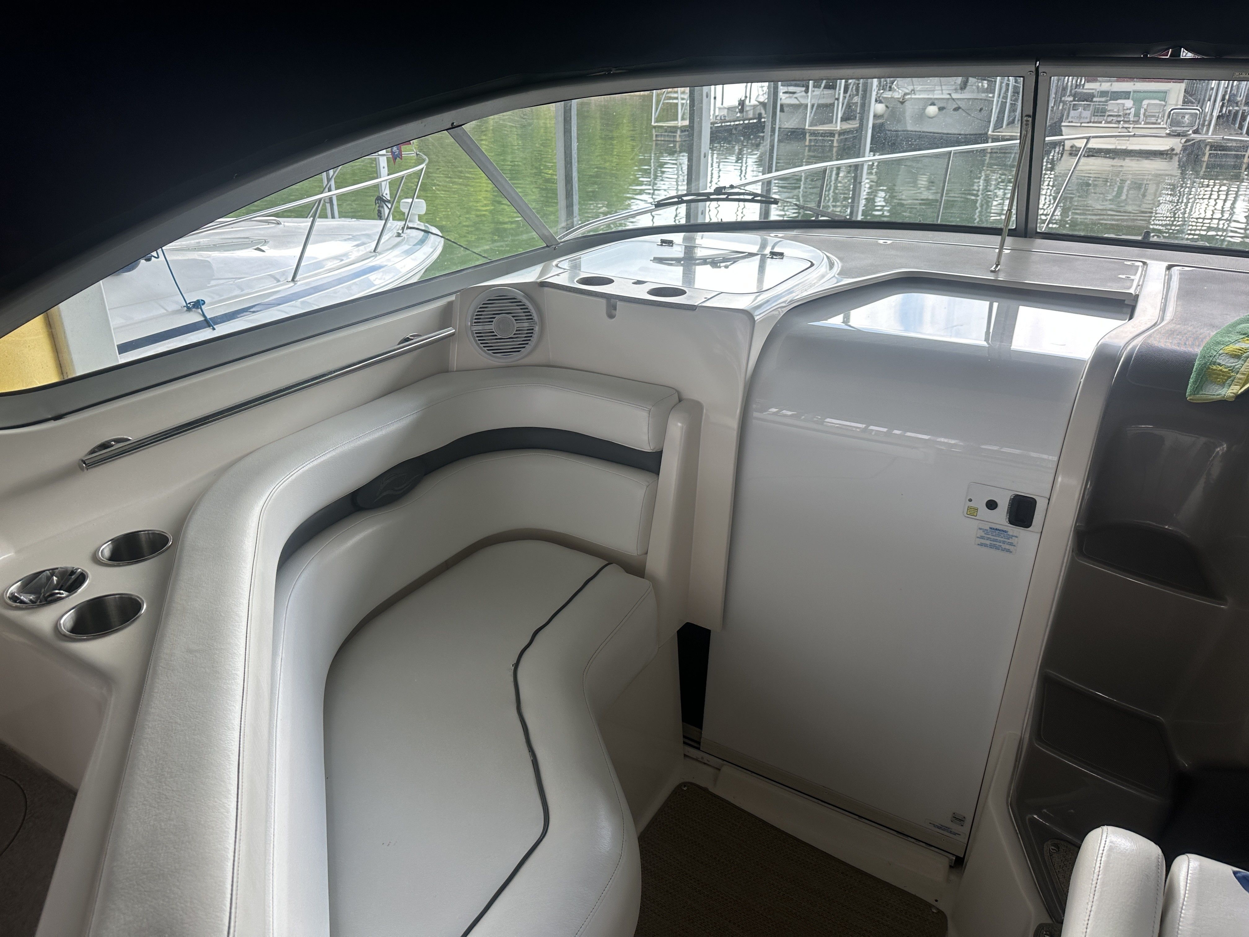 2008 Rinker 330 Express Cruiser - 16