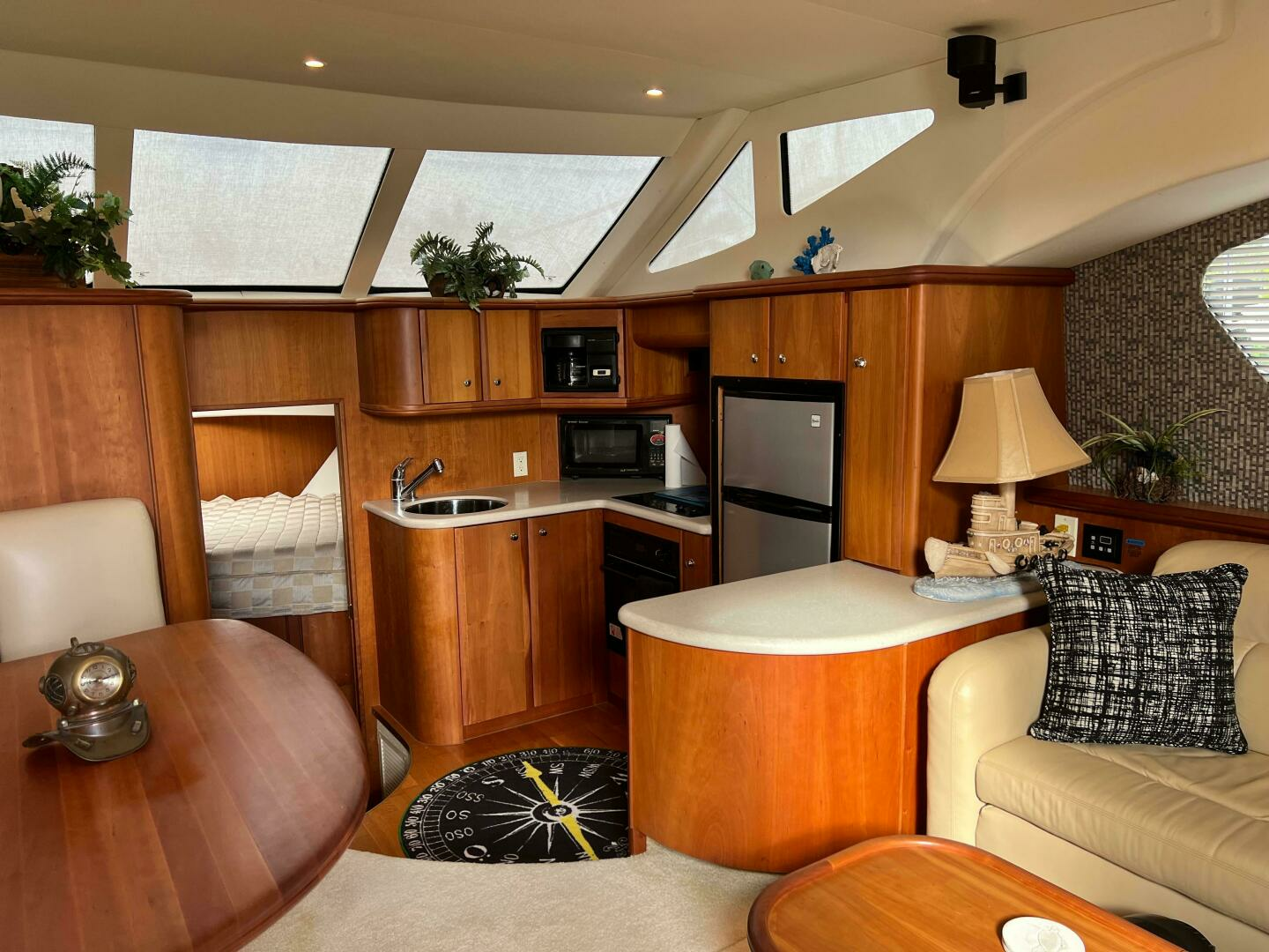 2002 Silverton 39 Motor Yacht - Image 13