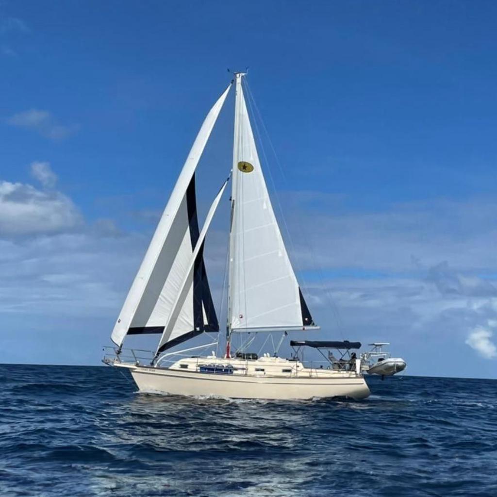 1999 Island Packet 350