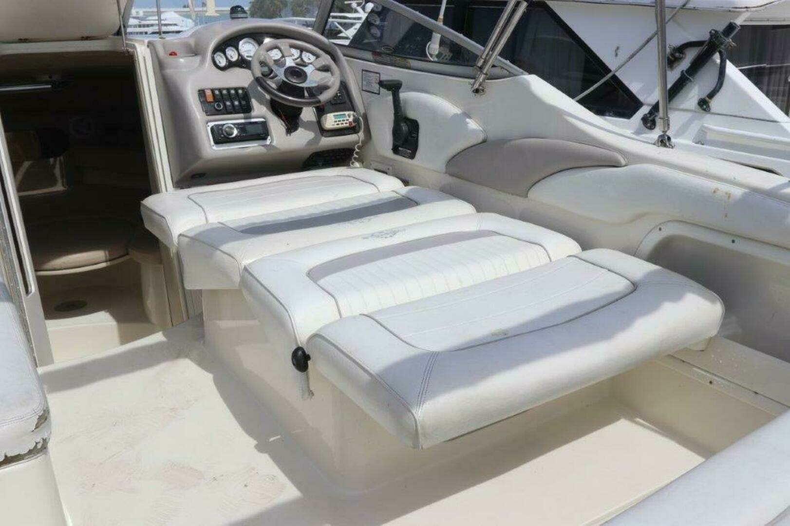2006 Stingray 240 CS - Image 23