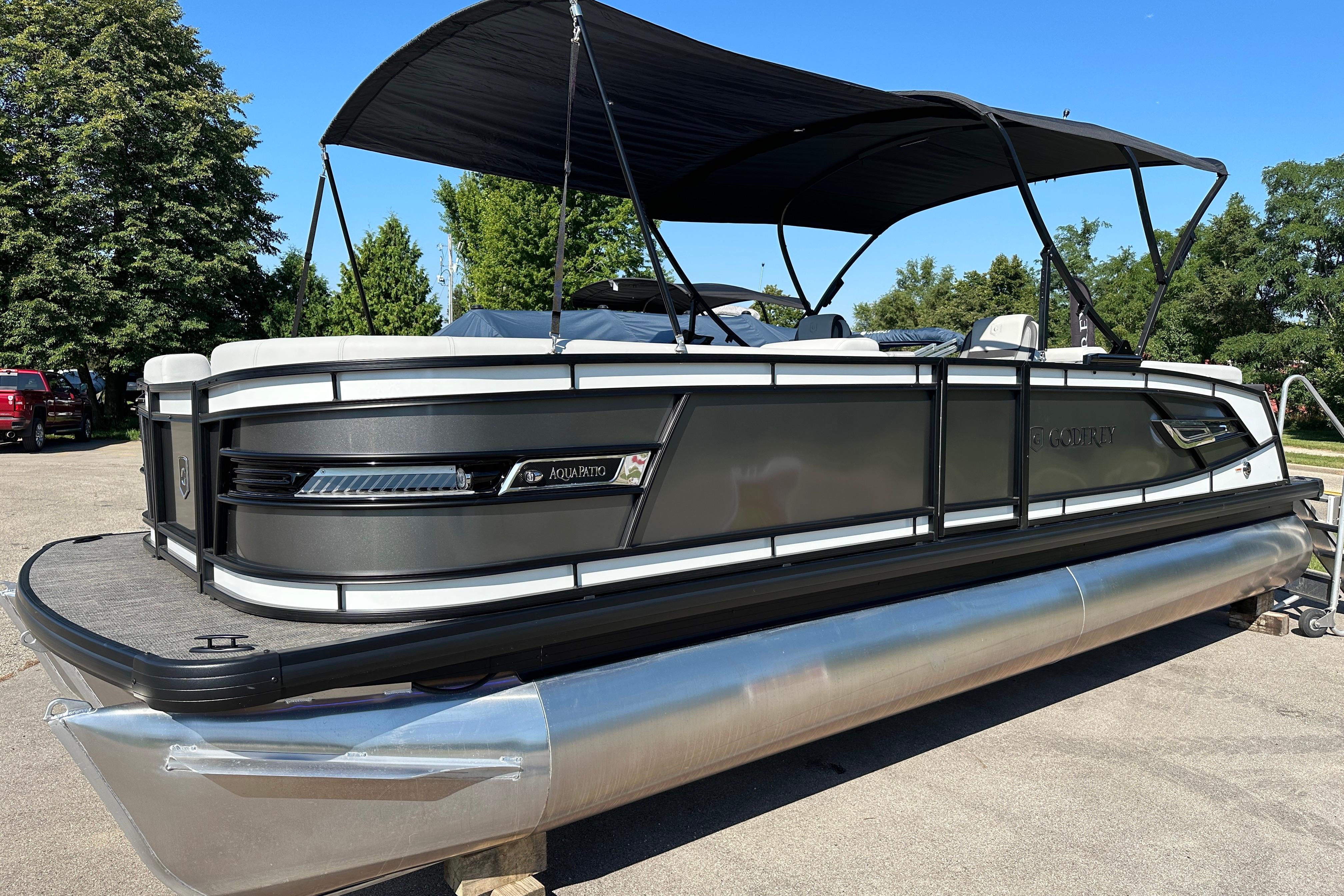 2025 Godfrey AquaPatio 255 SB