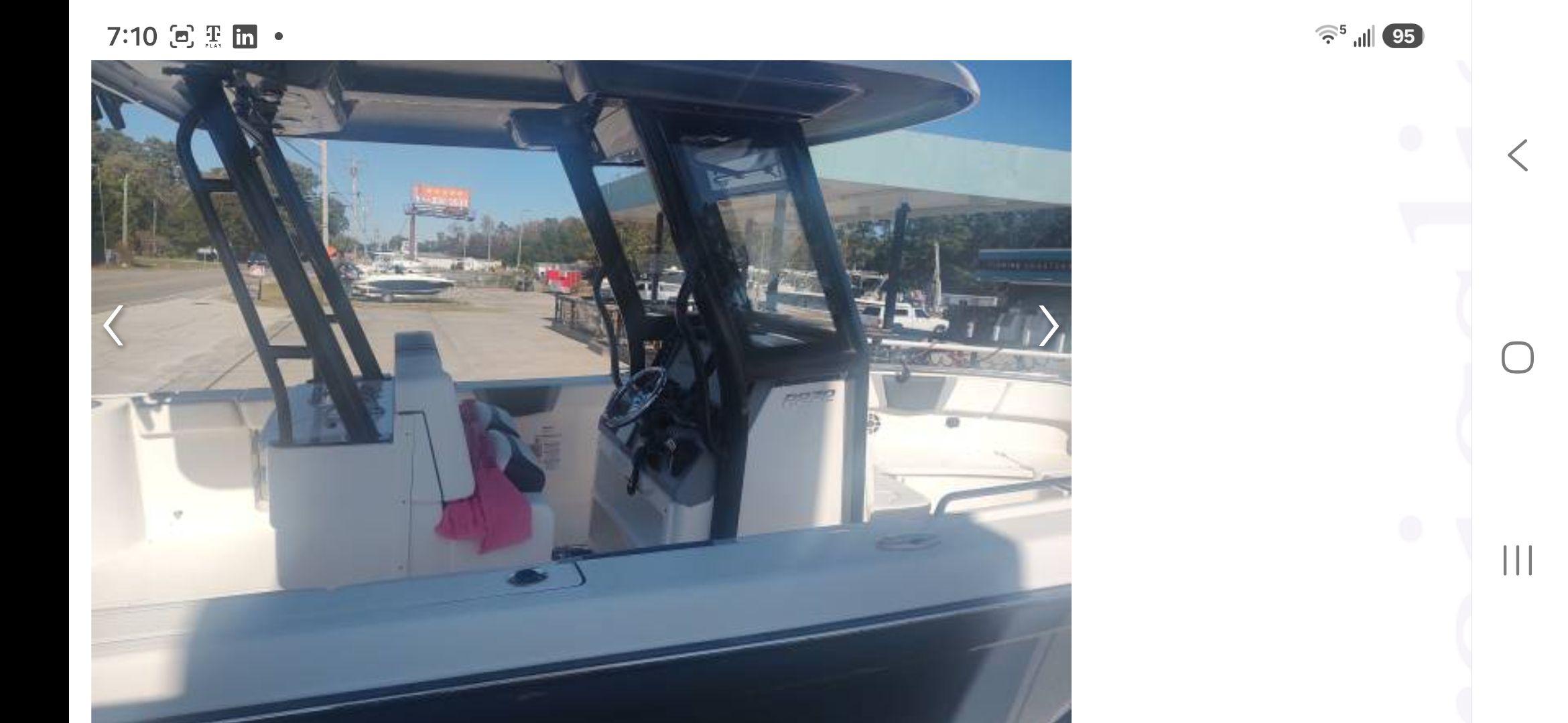 2023 Robalo R272 Center Console - 3
