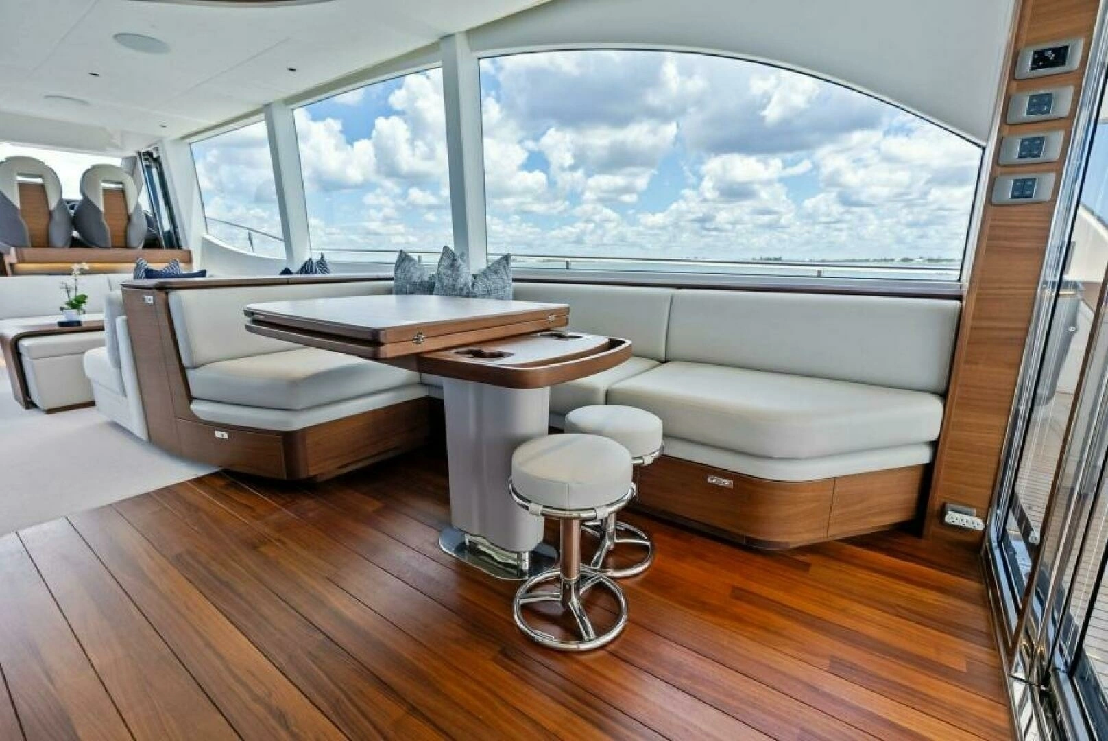2024 Princess Y72 Motor Yacht - Image 58