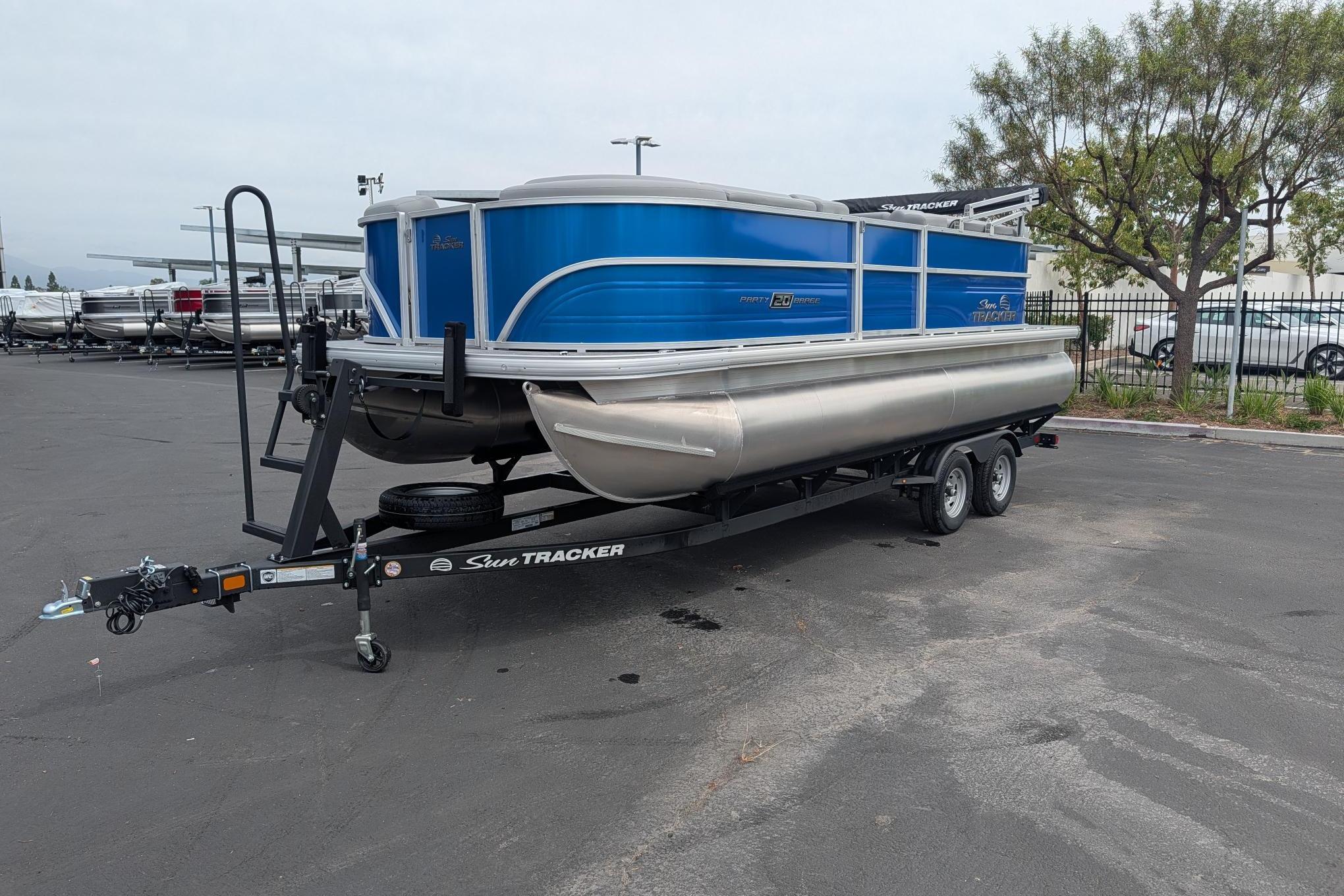 2026 Sun Tracker Party Barge 20 DLX