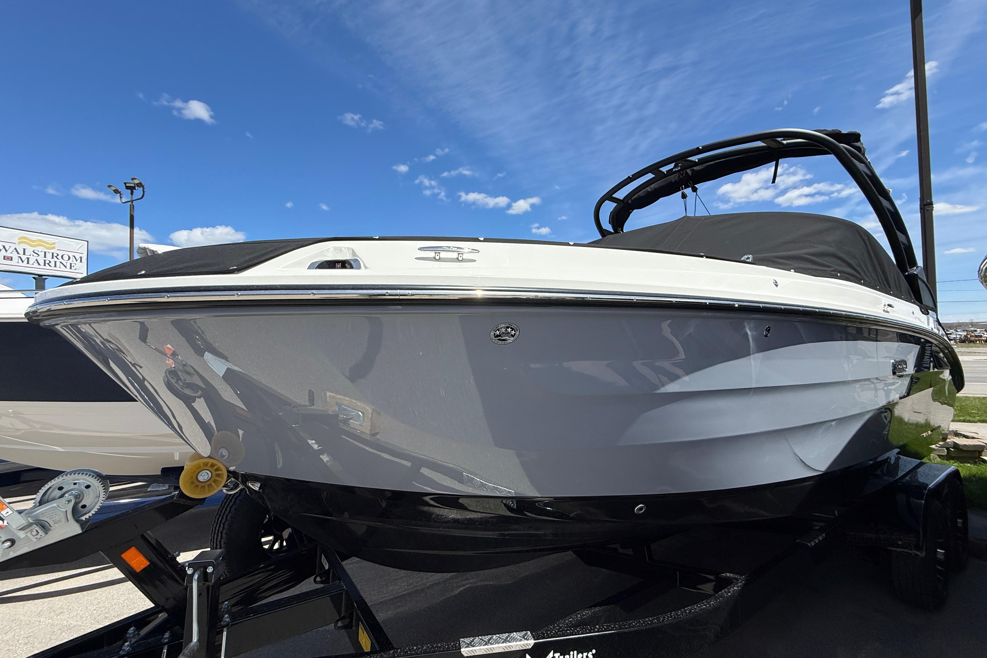 2026 Sea Ray SDX 250