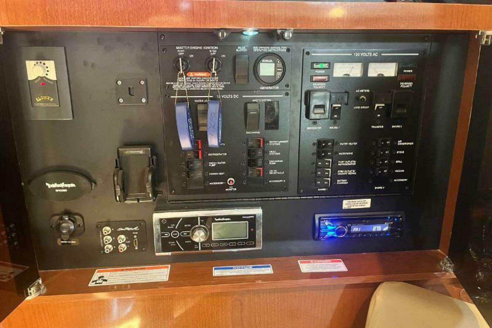 2014 Sea Ray Sundancer 350 - Image 15