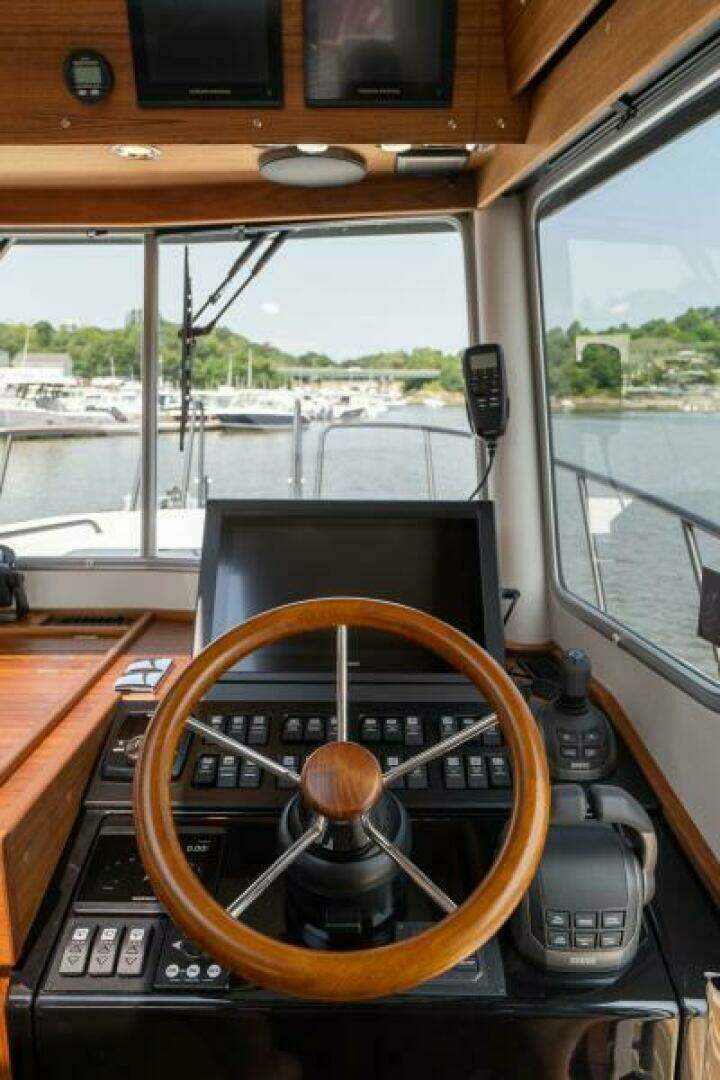 2027 Targa 32 - Image 37
