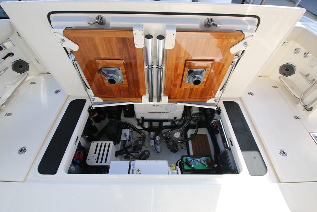 2023-Boston-Whaler-405-Conquest-MarineMax