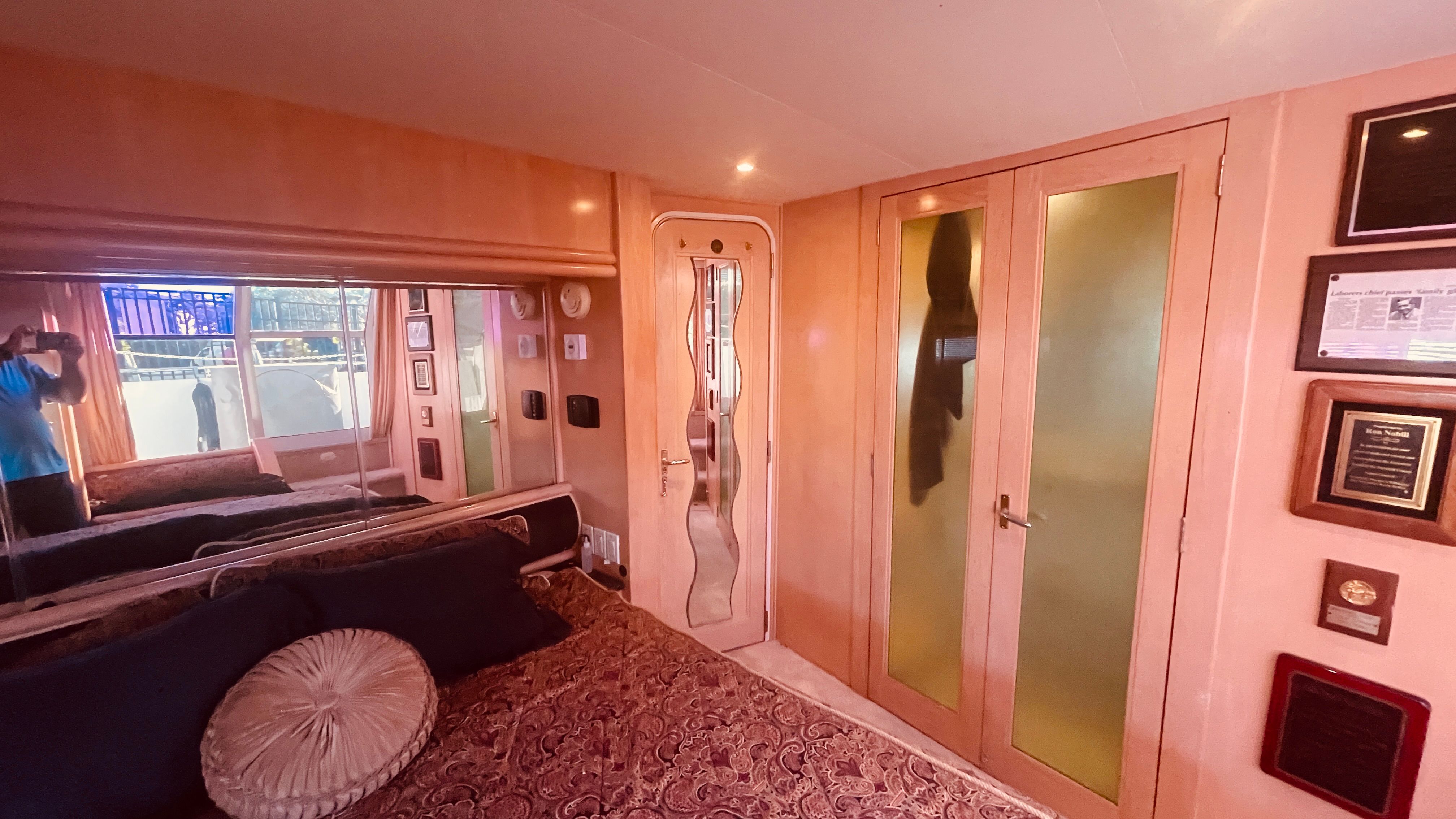 1997 Carver 500 Cockpit Motor Yacht - 34